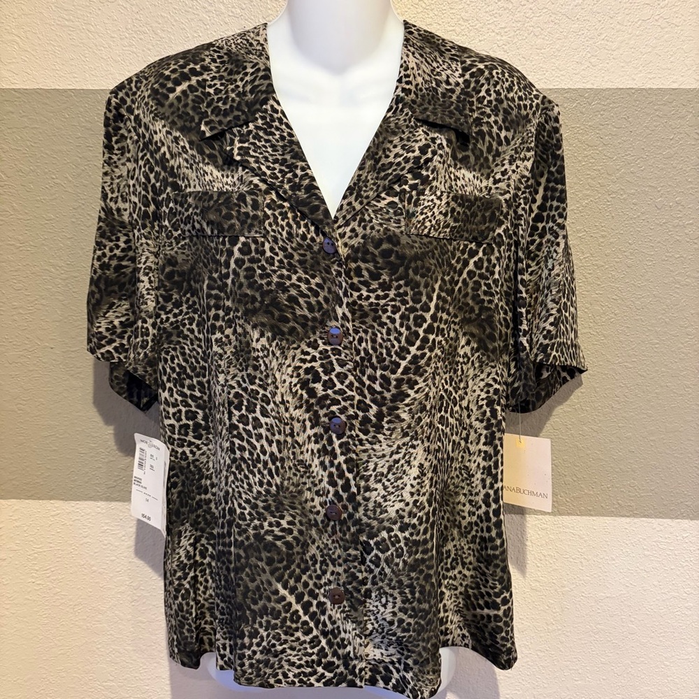 NWT Dana Buchman Women’s 14 Animal Print Camp Shirt Short Sleeve Button Down